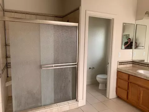 Bath - 16160 Moore Rd, Lodi, CA 95242 photo 3 of 7