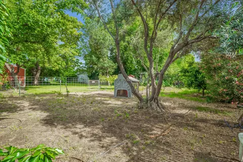 Exterior - 531 Locust Ave, Manteca, CA 95337 photo 13 of 15