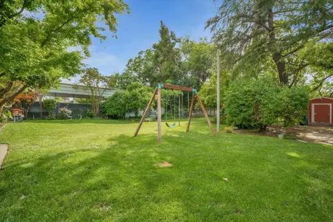 Exterior - 531 Locust Ave, Manteca, CA 95337 photo 6 of 15
