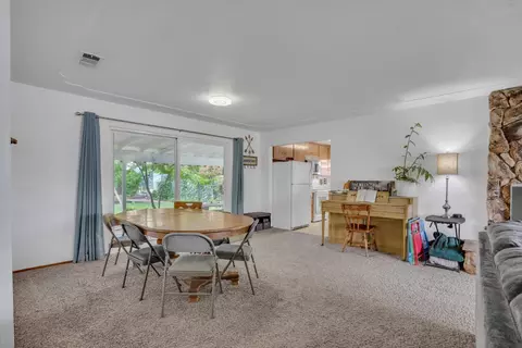 Dining - 531 Locust Ave, Manteca, CA 95337 photo 1 of 2