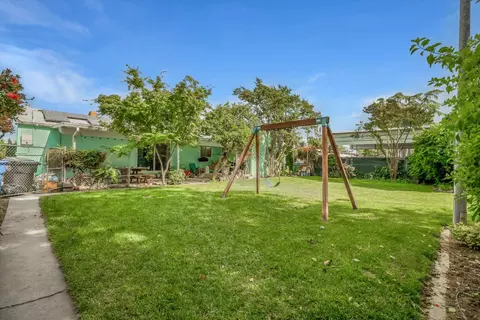 Exterior - 531 Locust Ave, Manteca, CA 95337 photo 7 of 15