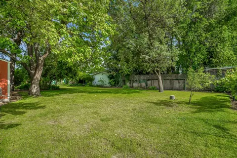 Exterior - 531 Locust Ave, Manteca, CA 95337 photo 14 of 15