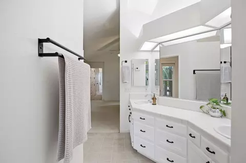 Bath - 3501 North Ave, Modesto, CA 95358 photo 5 of 5