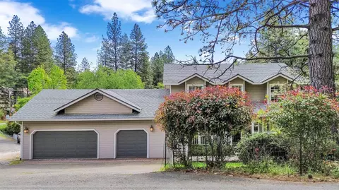 12071 Alta Sierra Dr, Grass Valley, CA 95949