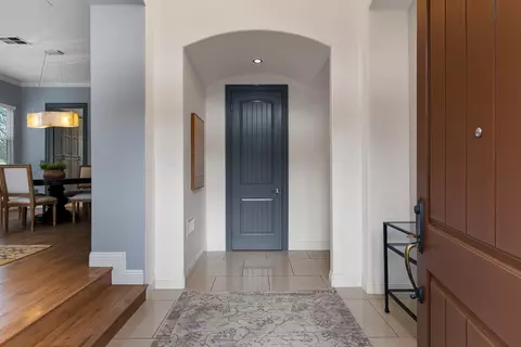 Entry Way - 6401 Orange Hill Ln, Carmichael, CA 95608 photo 2 of 3
