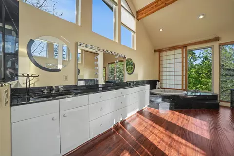 Bath - 12091 Mierkey Rd, Jackson, CA 95642 photo 3 of 9