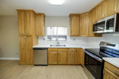 Kitchen - 4101 Blue Bird Dr, Modesto, CA 95356 photo 4 of 6
