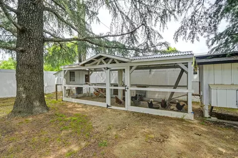 Exterior - 8650 E Highway 12, Lodi, CA 95240 photo 7 of 8
