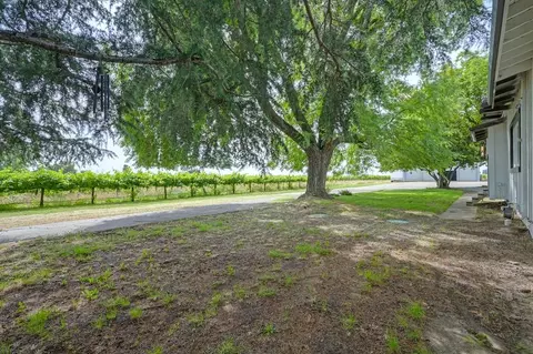 Exterior - 8650 E Highway 12, Lodi, CA 95240 photo 5 of 8