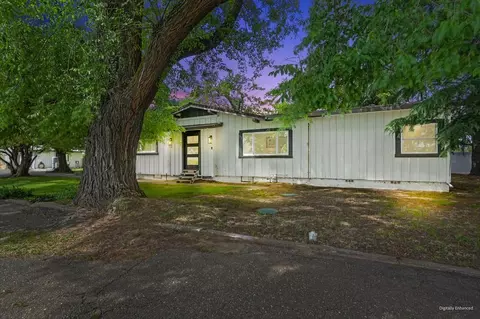 Exterior - 8650 E Highway 12, Lodi, CA 95240 photo 3 of 8