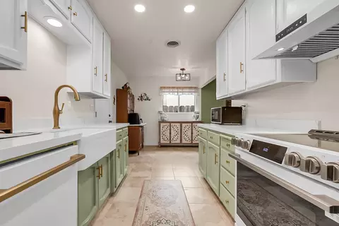 1213 E A St, Oakdale, CA 95361