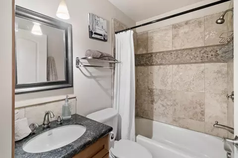 Bath - 3797 Mountainview Dr, Loomis, CA 95650 photo 5 of 7