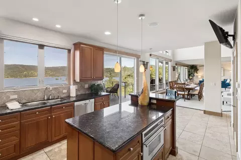 Kitchen - 3797 Mountainview Dr, Loomis, CA 95650 photo 5 of 8