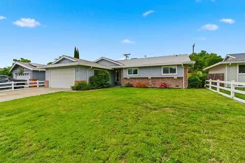 Exterior - 5501 Kermit Ln, Stockton, CA 95207 photo 3 of 7