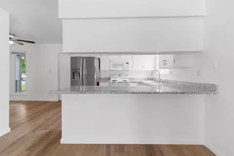 Kitchen - 5501 Kermit Ln, Stockton, CA 95207 photo 3 of 4