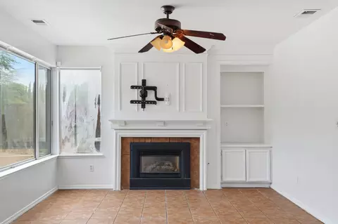 Living - 635 Menay Dr, Tracy, CA 95376 photo 5 of 5