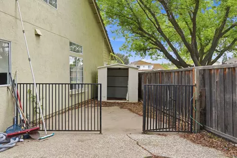 Exterior - 635 Menay Dr, Tracy, CA 95376 photo 8 of 10