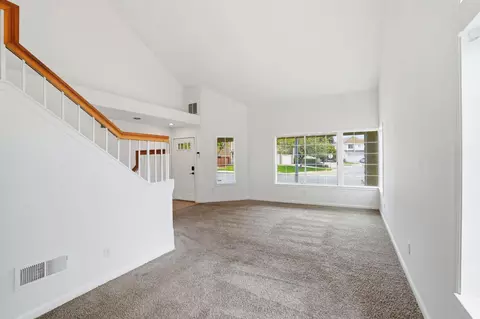 Living - 635 Menay Dr, Tracy, CA 95376 photo 3 of 5