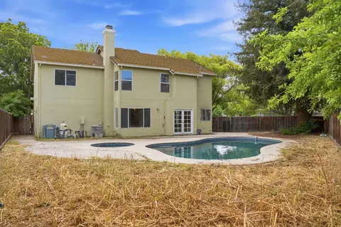 Exterior - 635 Menay Dr, Tracy, CA 95376 photo 2 of 10