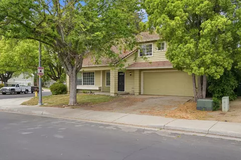 Exterior - 635 Menay Dr, Tracy, CA 95376 photo 3 of 10