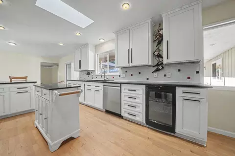 Kitchen - 12511 Tabeaud Rd, Pine Grove, CA 95665 photo 3 of 5