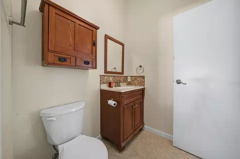 Bath - 12511 Tabeaud Rd, Pine Grove, CA 95665 photo 5 of 5