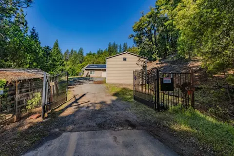 Exterior - 12511 Tabeaud Rd, Pine Grove, CA 95665 photo 1 of 12