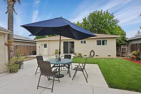 Exterior - 134 E Washington St, Ripon, CA 95366 photo 8 of 11