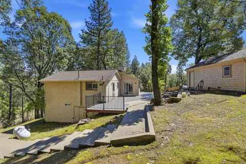 Exterior - 2440 Pleasant Valley Rd, Placerville, CA 95667 photo 6 of 12