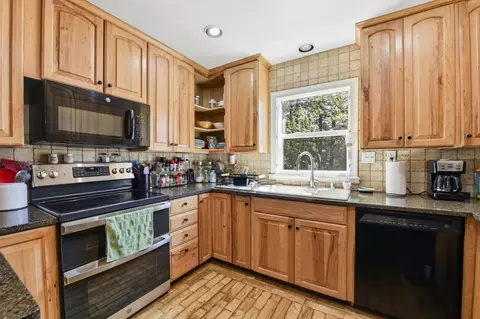 Kitchen - 2440 Pleasant Valley Rd, Placerville, CA 95667 photo 2 of 4