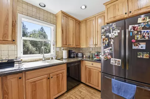 Kitchen - 2440 Pleasant Valley Rd, Placerville, CA 95667 photo 3 of 4