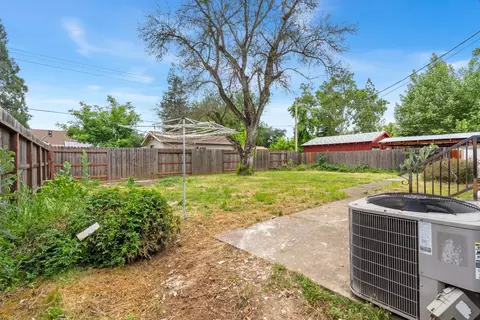 Exterior - 5204 Marconi Ave, Carmichael, CA 95608 photo 3 of 6