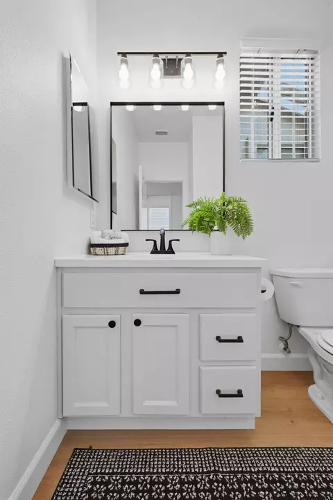 Bath - 118 Farham, Folsom, CA 95630 photo 4 of 5