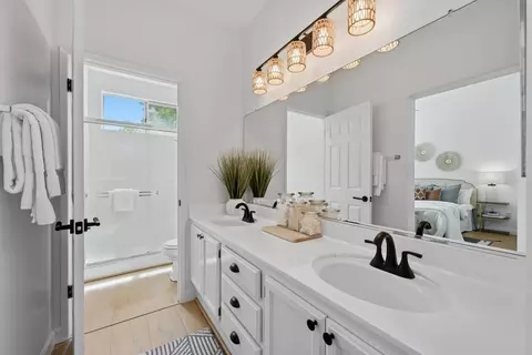 Bath - 118 Farham, Folsom, CA 95630 photo 2 of 5