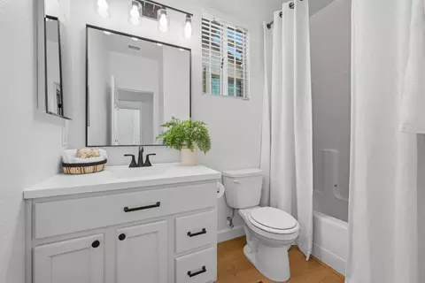 Bath - 118 Farham, Folsom, CA 95630 photo 5 of 5