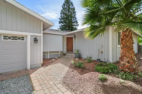 Exterior - 2716 Zachman Way, Carmichael, CA 95608 photo 3 of 17
