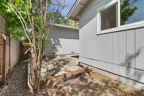 Exterior - 2716 Zachman Way, Carmichael, CA 95608 photo 15 of 17