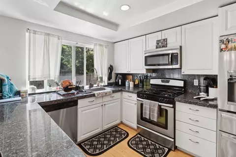 Kitchen - 2716 Zachman Way, Carmichael, CA 95608 photo 3 of 6