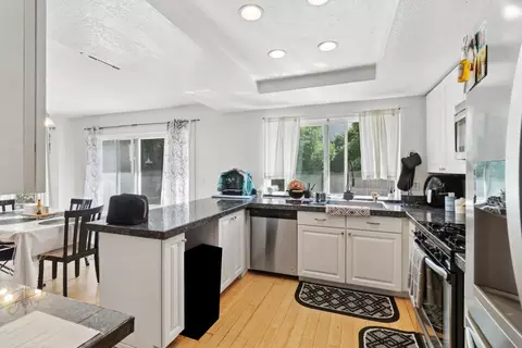 Kitchen - 2716 Zachman Way, Carmichael, CA 95608 photo 5 of 6