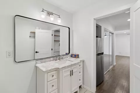 Bath - 2716 Zachman Way, Carmichael, CA 95608 photo 4 of 4