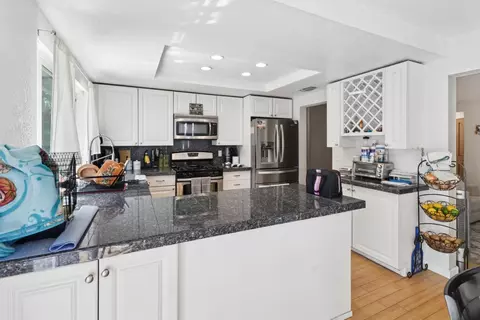 Kitchen - 2716 Zachman Way, Carmichael, CA 95608 photo 2 of 6