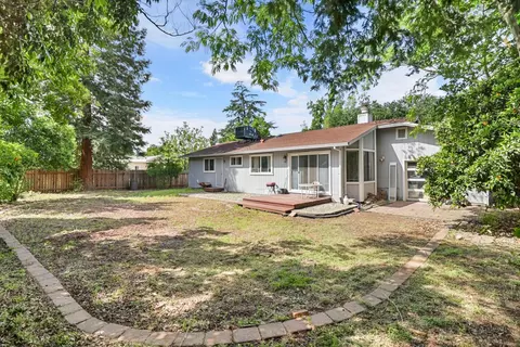 Exterior - 2716 Zachman Way, Carmichael, CA 95608 photo 5 of 17