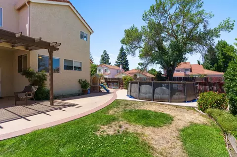 Exterior - 1004 Shasta Ave, Modesto, CA 95358 photo 6 of 19