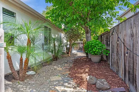 Exterior - 4221 Passages Ln, Modesto, CA 95356 photo 8 of 9