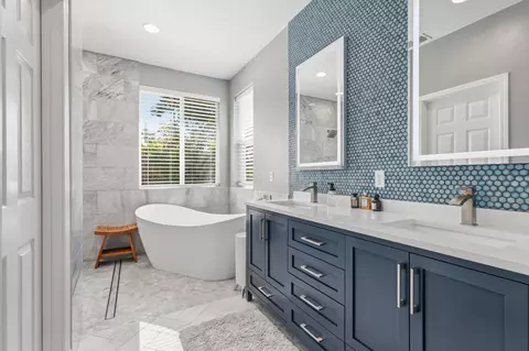 Bath - 4221 Passages Ln, Modesto, CA 95356 photo 2 of 4