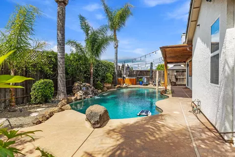 Exterior - 4221 Passages Ln, Modesto, CA 95356 photo 4 of 9