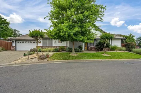 8000 Auburn Oaks Village Ln, Citrus Heights, CA 95610