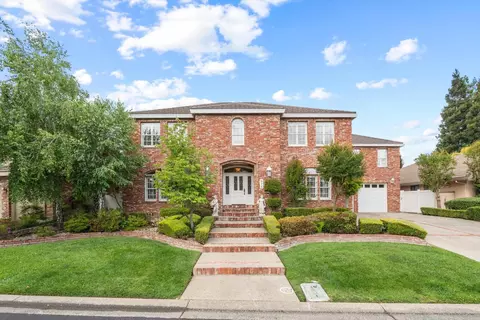 875 Shore Breeze Dr, Sacramento, CA 95831