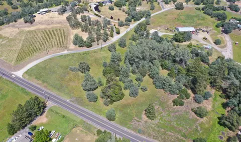 4069 Parrotts Ferry Rd, Vallecito, CA 95251