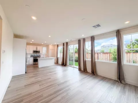 Living - 1789 Jade Pl, Tracy, CA 95377 photo 1 of 3